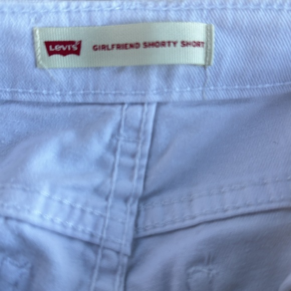 White Girls Levi shorts - Picture 5 of 5